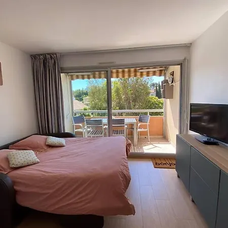 St-raphaël - Joli T1 Au Port De Santa-lucia - Climatisé Apartamento *